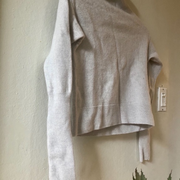 Wilfred 100% wool mockeck /turtleneck sweater - Picture 2 of 5